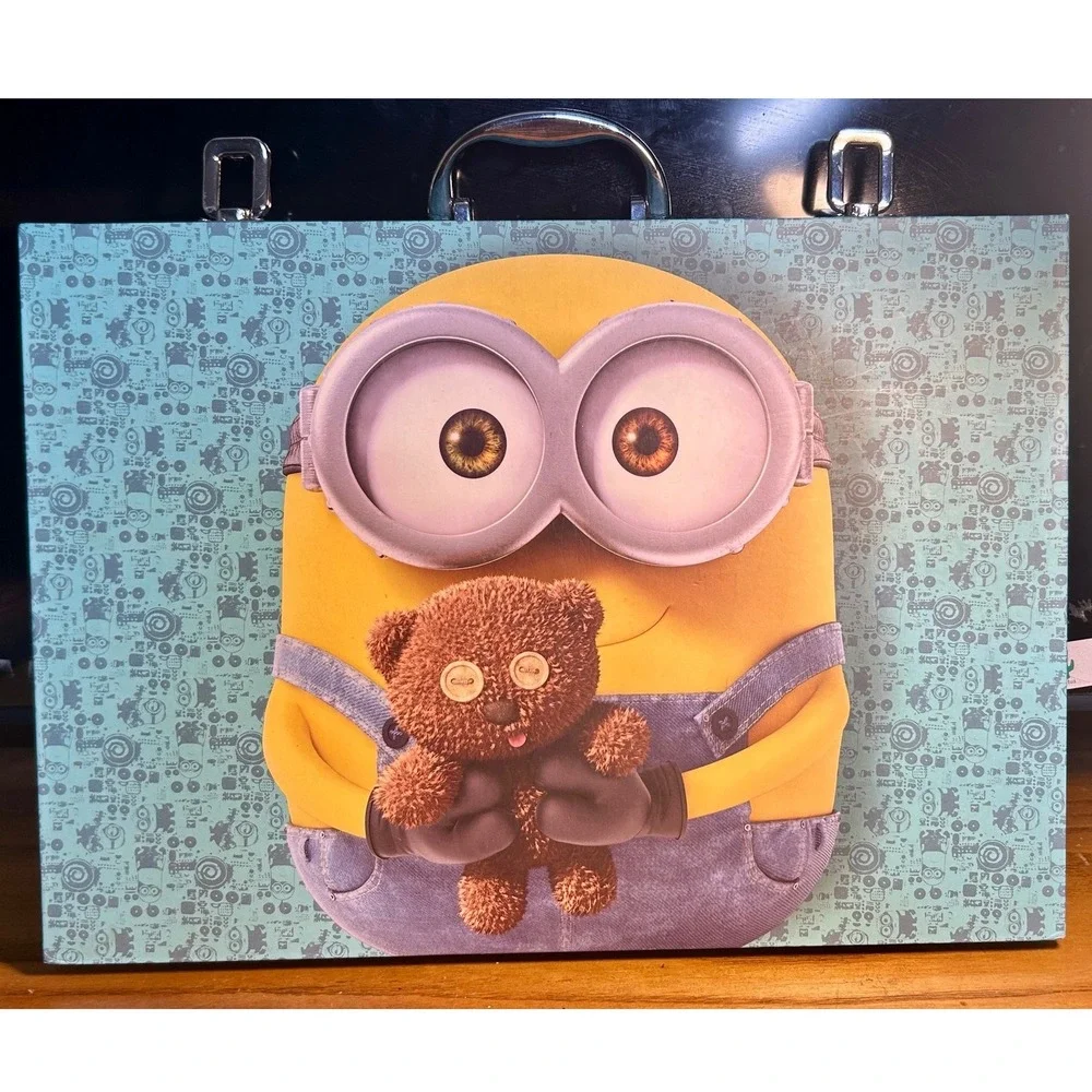 Crayola Minions 2015  markers color pencils 140pc Set art set retired color case